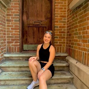 Meet your Posher, Ella